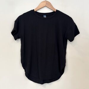 Old Navy girls ultralight black short sleeve ribbed T-shirt size large (10-12)